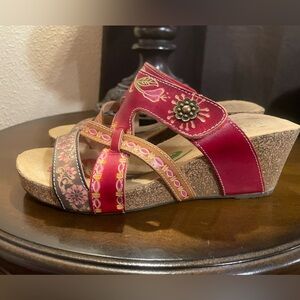 L Artiste Spring Step Women's Red Floral Sandals